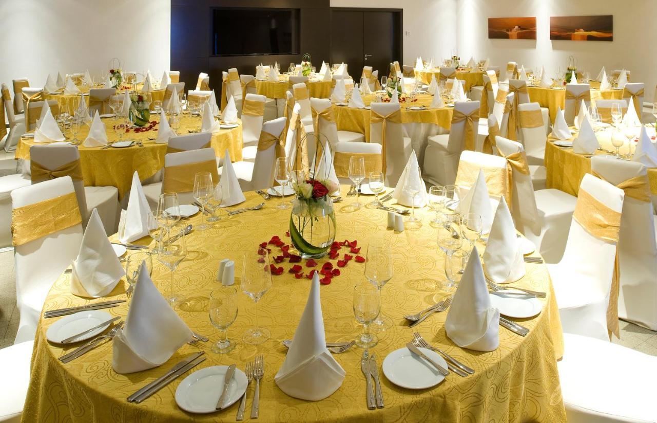 Holiday Inn Muscat Alseeb By Ihg מראה חיצוני תמונה